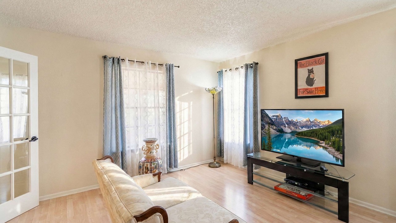 Photo of Livingroom in Medical Center District