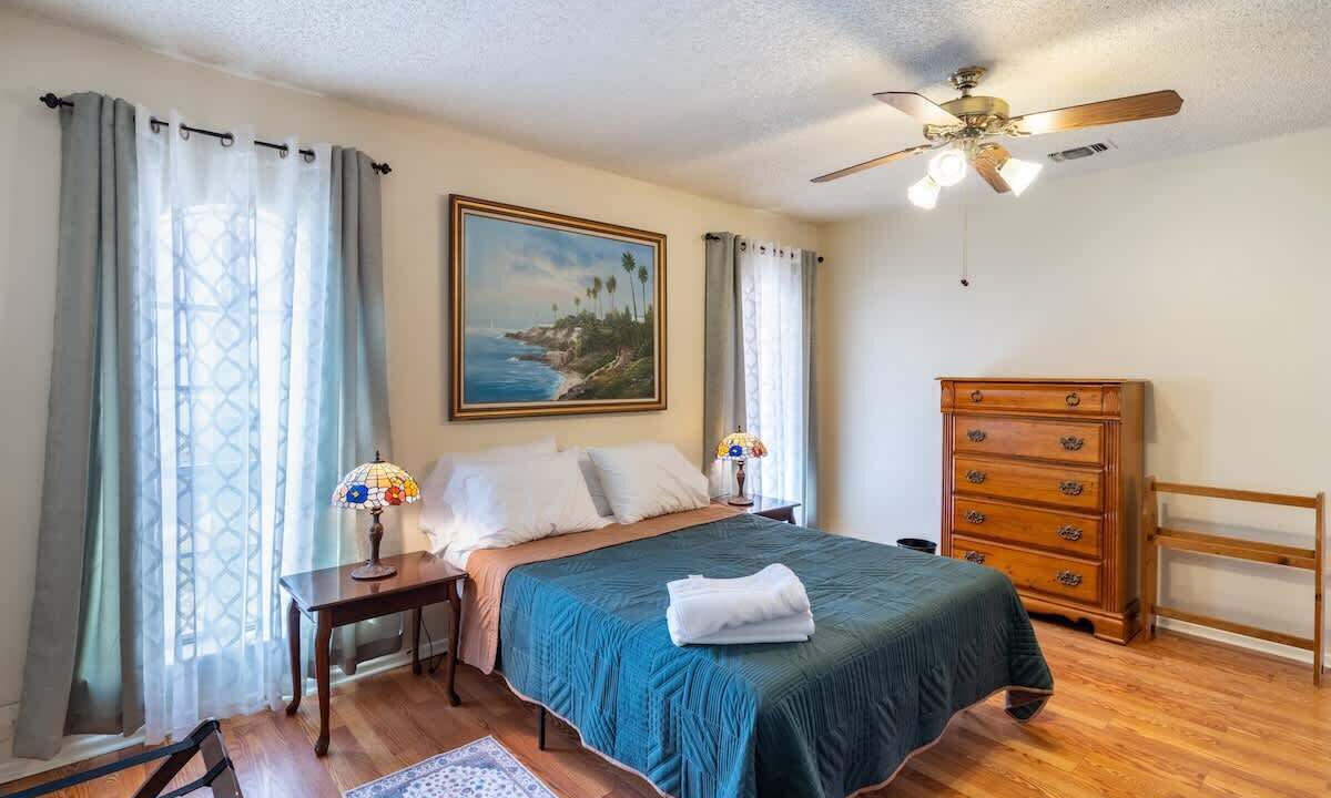 Photo of Bedroom in Medical Center District