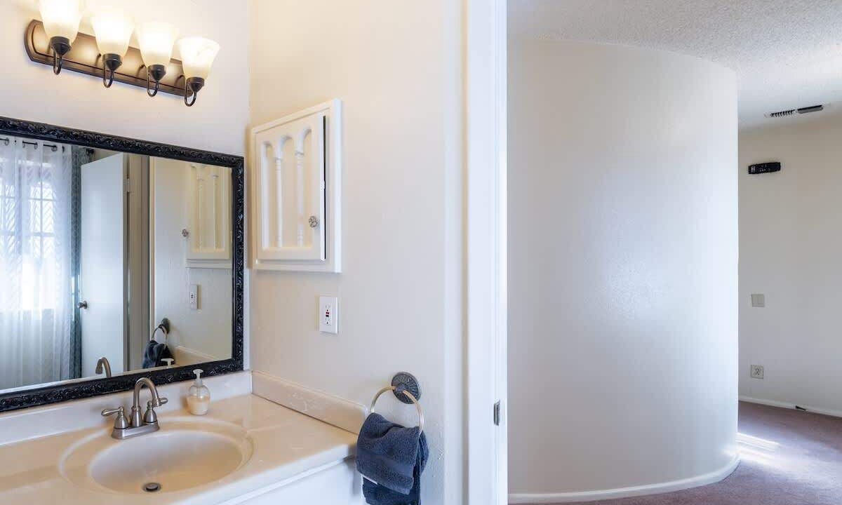 Photo of Bathroom in Medical Center District