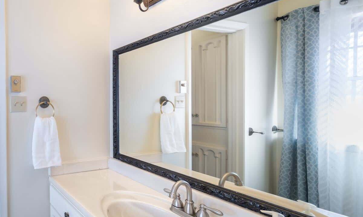 Photo of Bathroom in Medical Center District