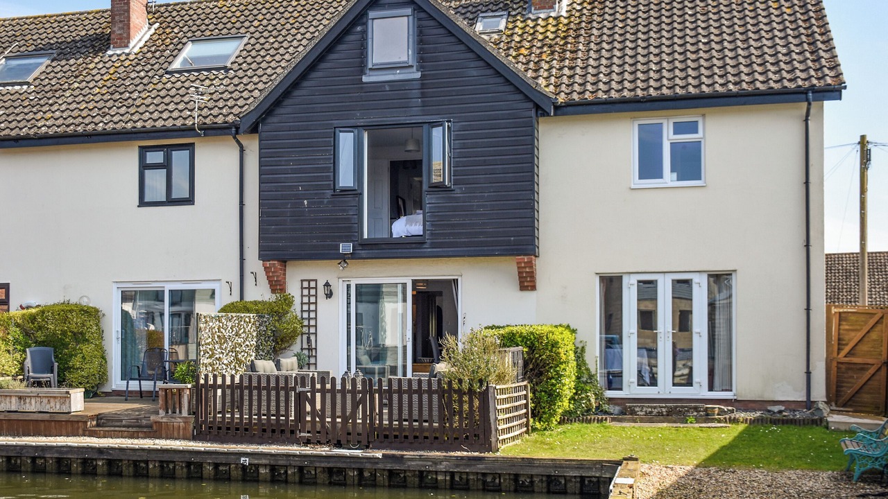 Photo of Others in Irstead