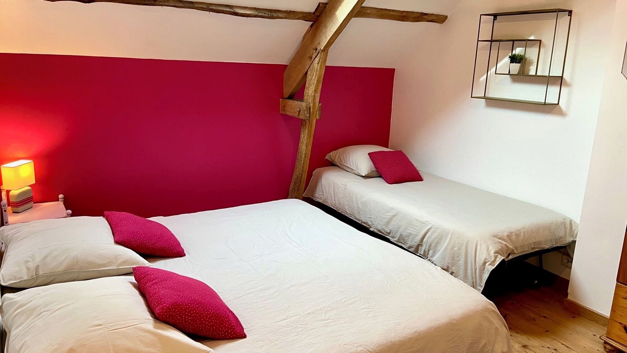 Photo of Bedroom in Thourie