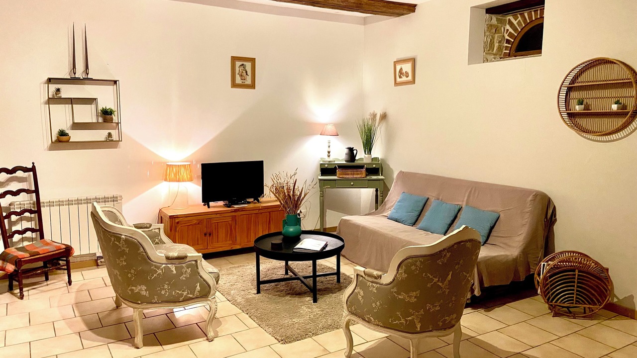 Photo of Livingroom in Thourie