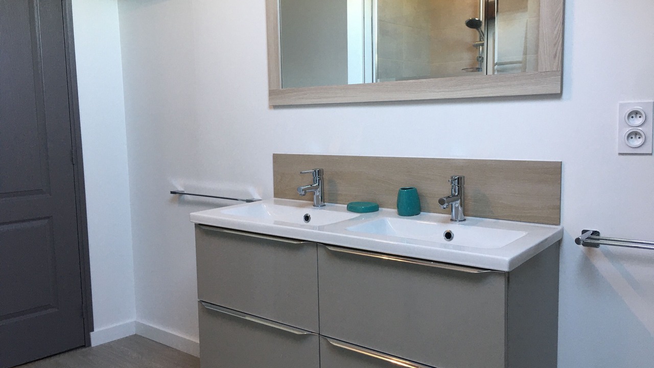Photo of Bathroom in Thourie