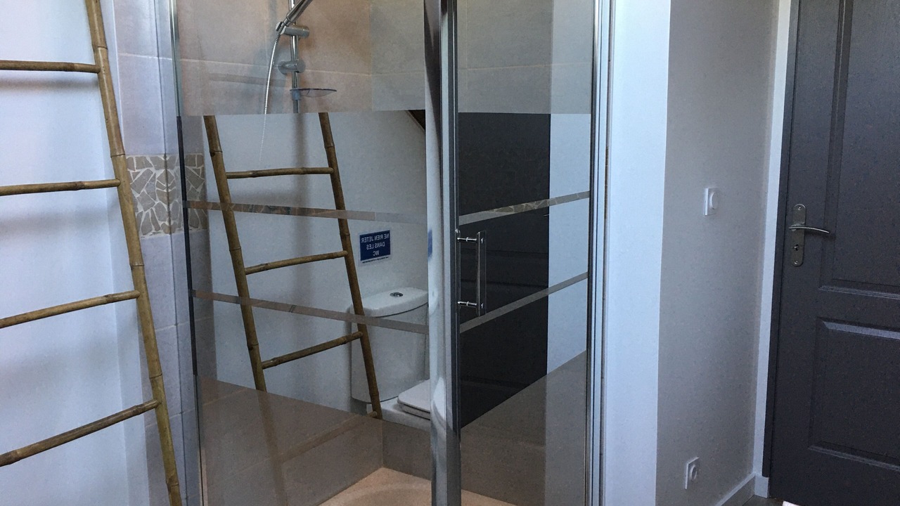 Photo of Bathroom in Thourie