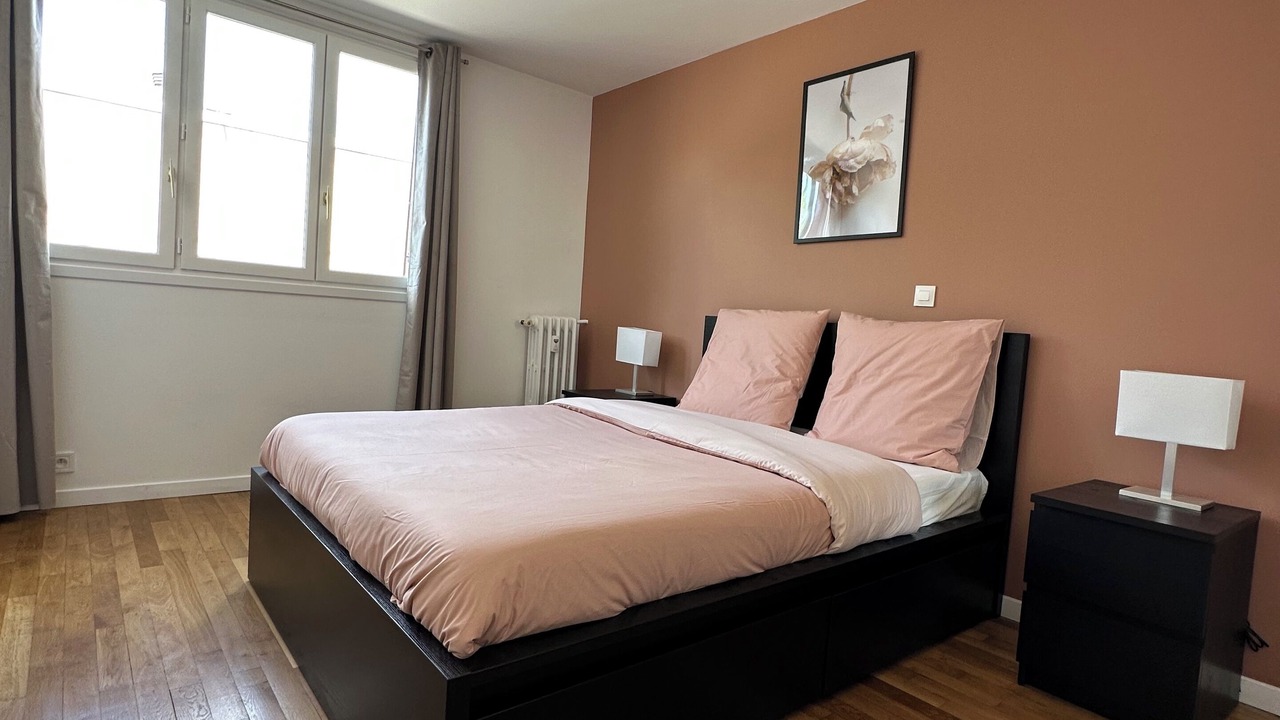 Photo of Bedroom in Argenteuil