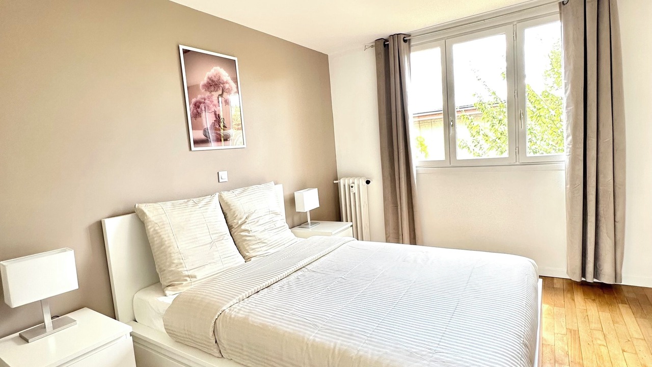 Photo of Bedroom in Argenteuil
