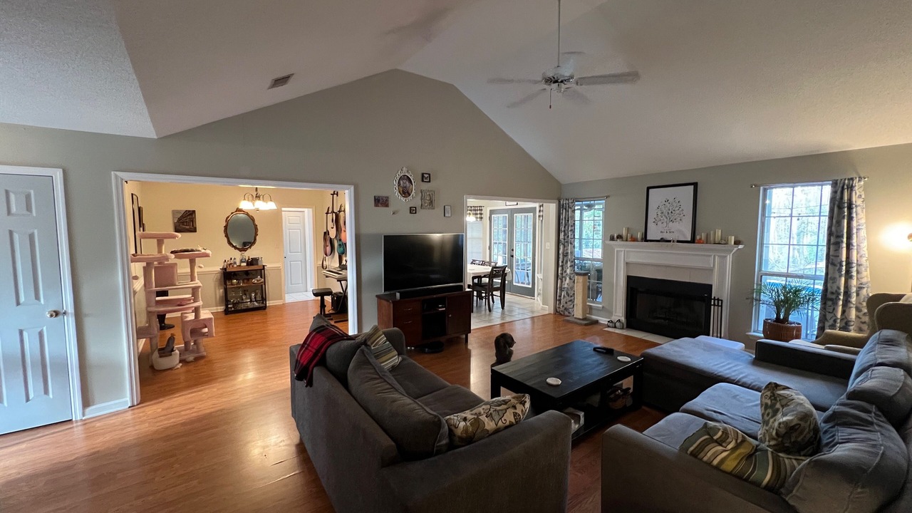 Photo of Livingroom in Martinez