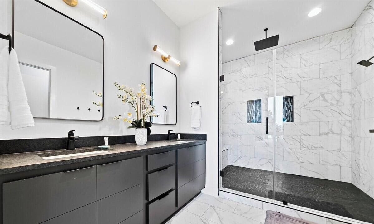 Photo of Bathroom in Piney