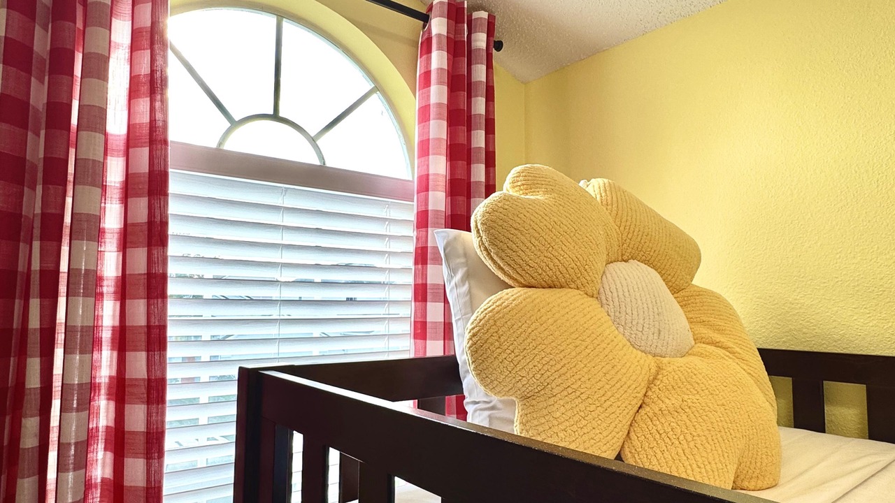Photo of Bedroom in Lake Davenport Estates