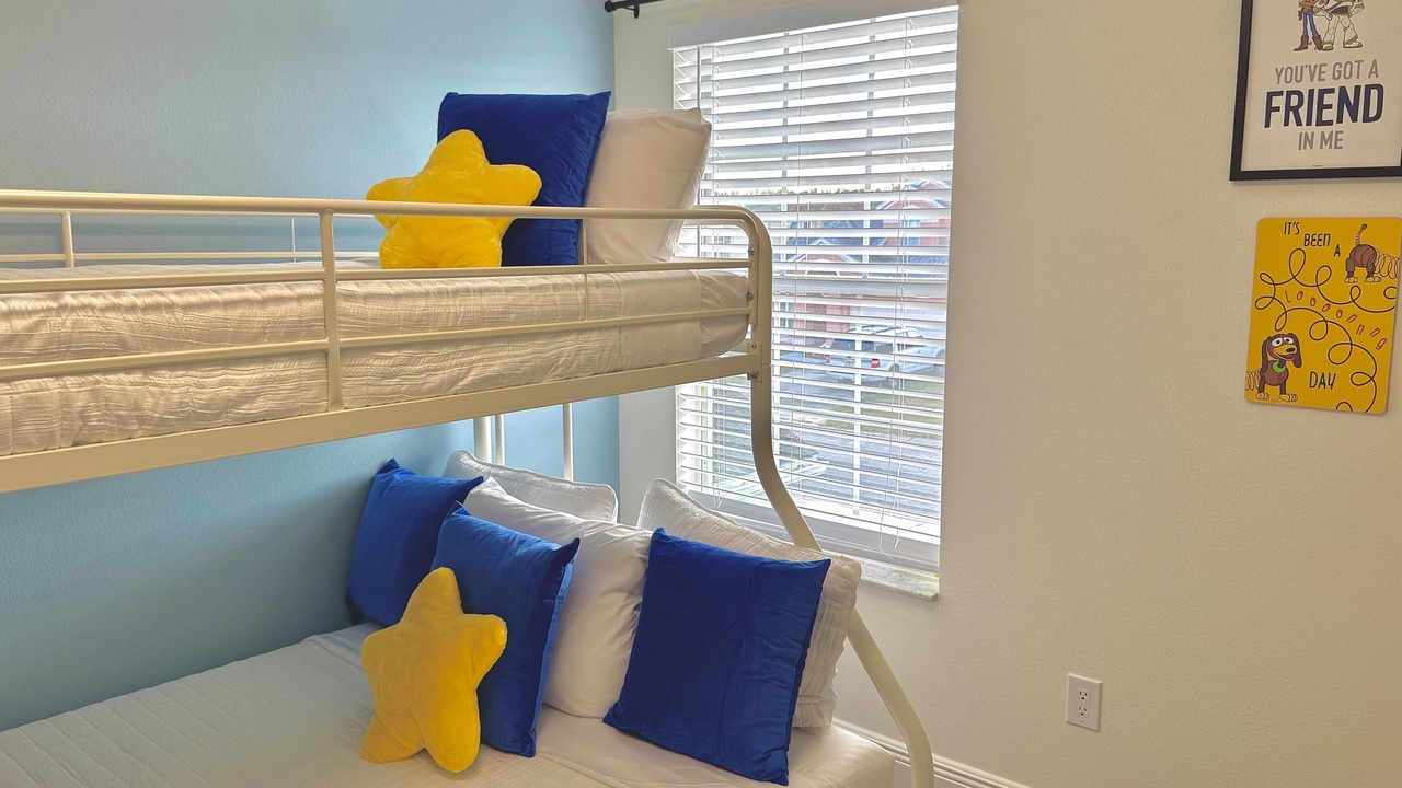 Photo of Bedroom in Lake Davenport Estates