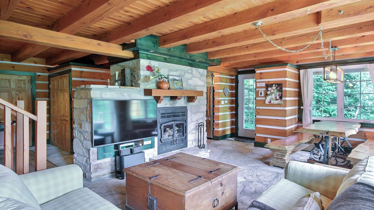 Photo of Livingroom in Saint-Alexis-des-Monts