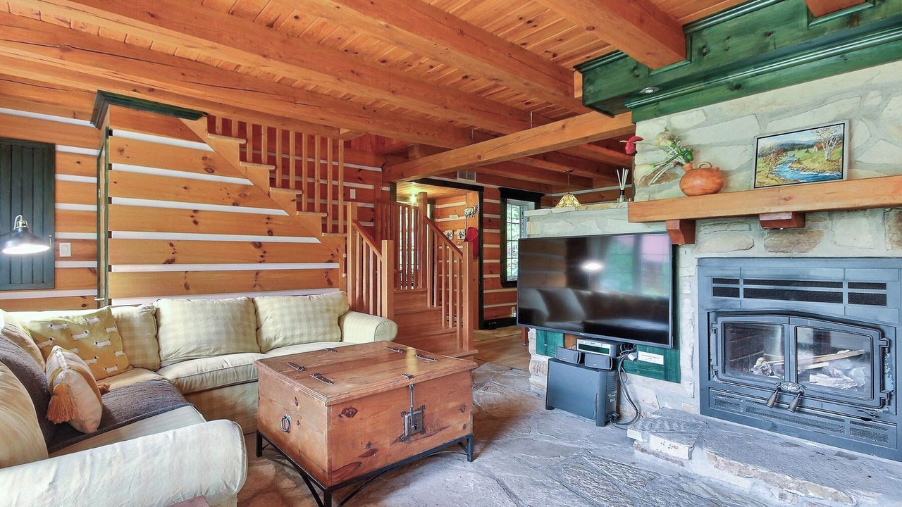Photo of Livingroom in Saint-Alexis-des-Monts