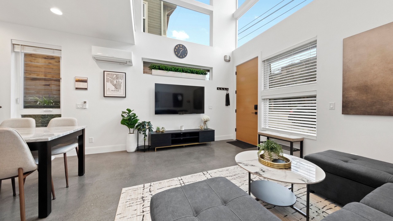 Photo of Livingroom in Lower Queen Anne