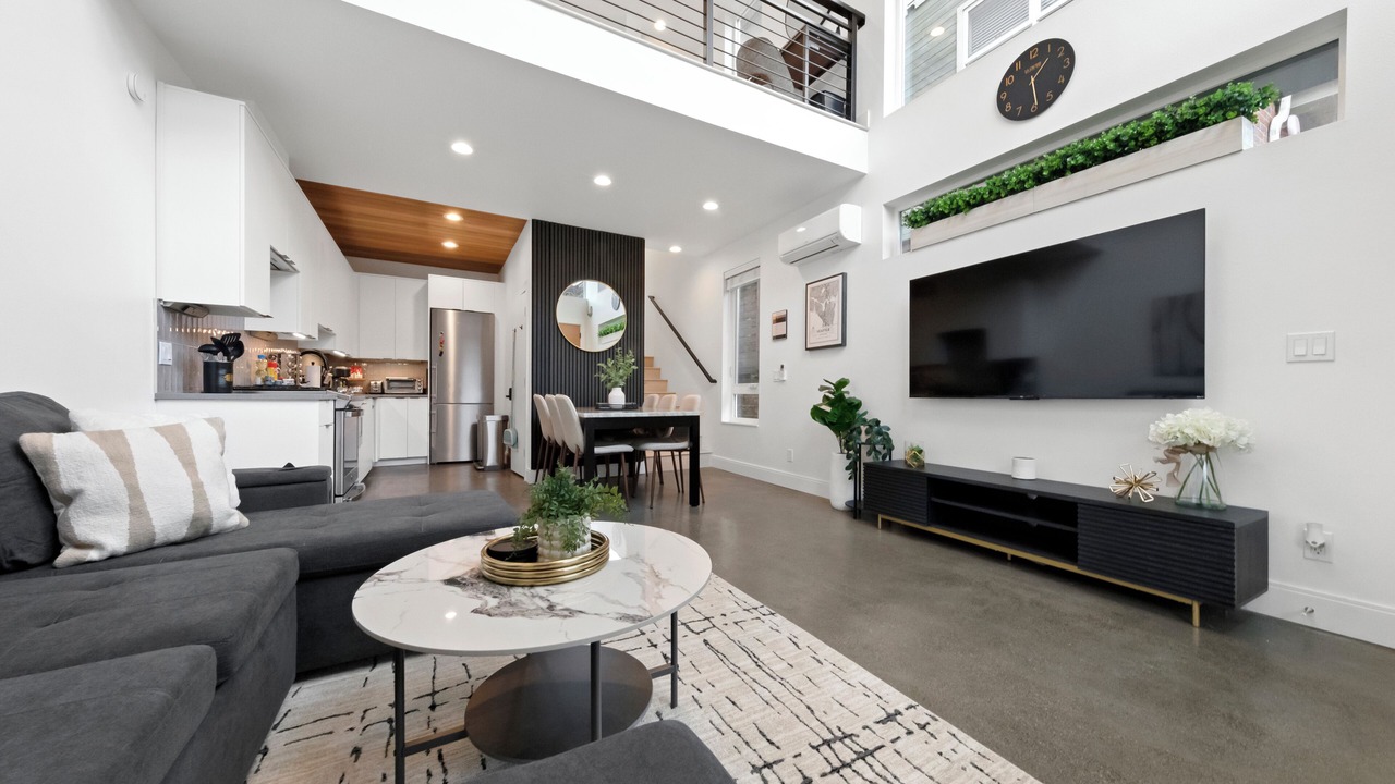 Photo of Livingroom in Lower Queen Anne