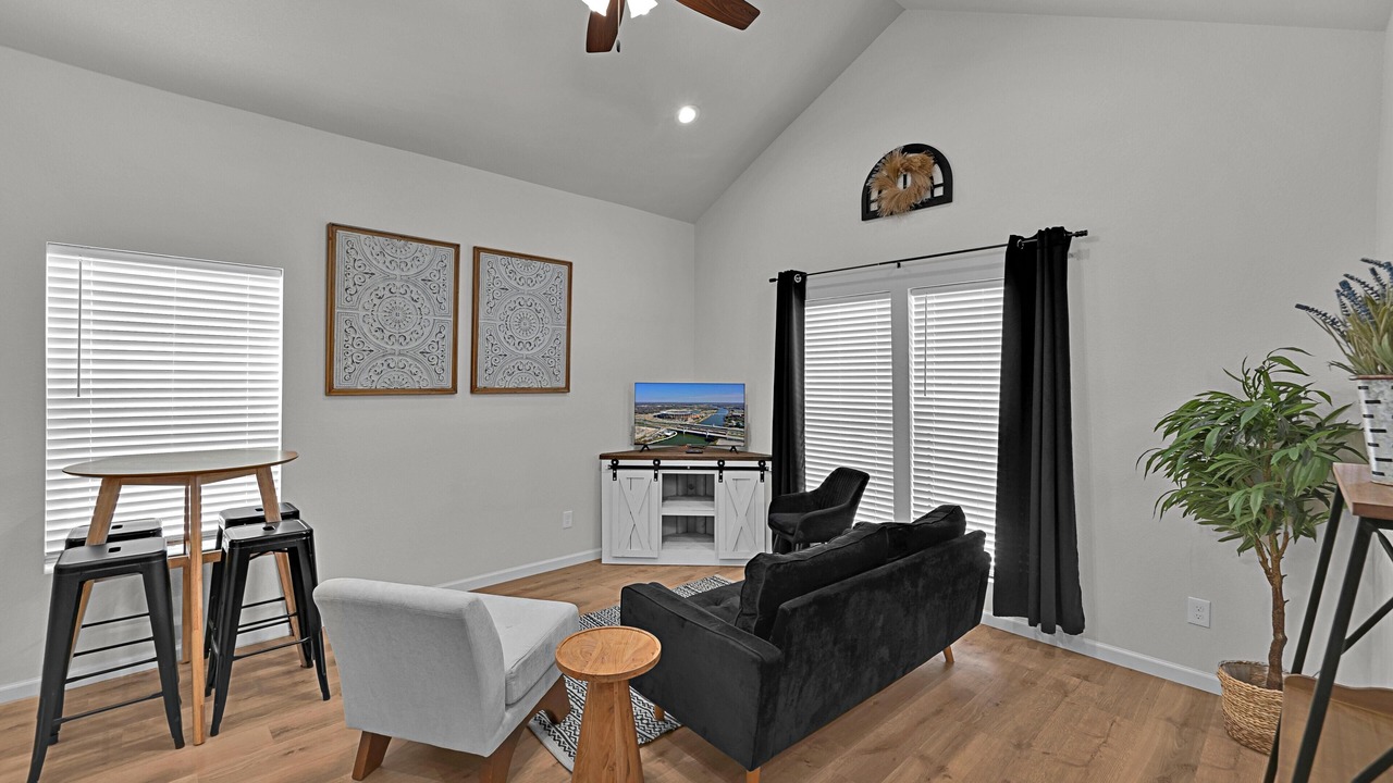 Photo of Livingroom in Brazos