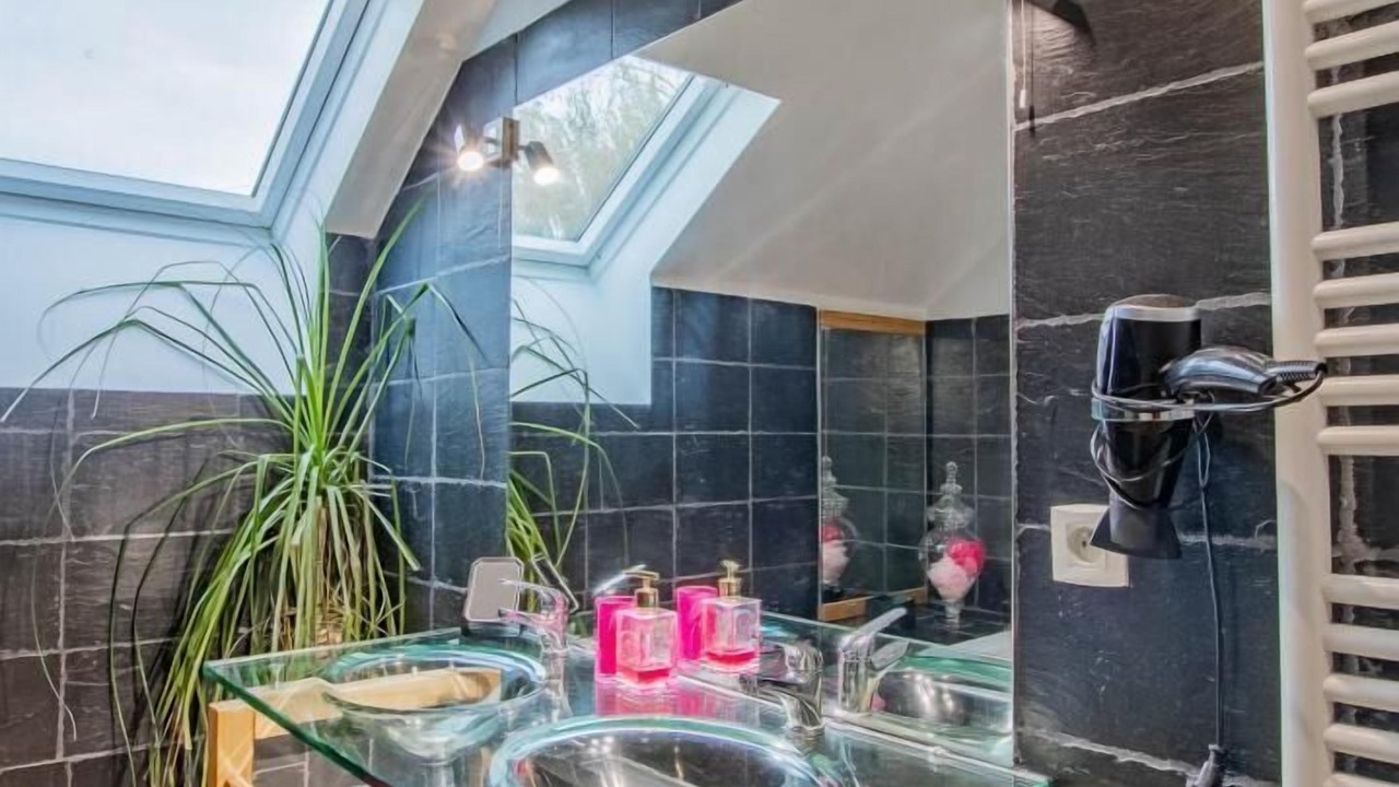 Photo of Bathroom in Champlecy