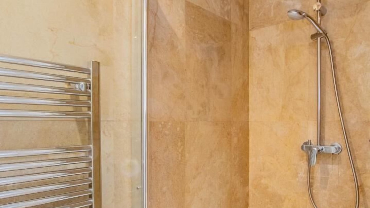 Photo of Bathroom in Champlecy