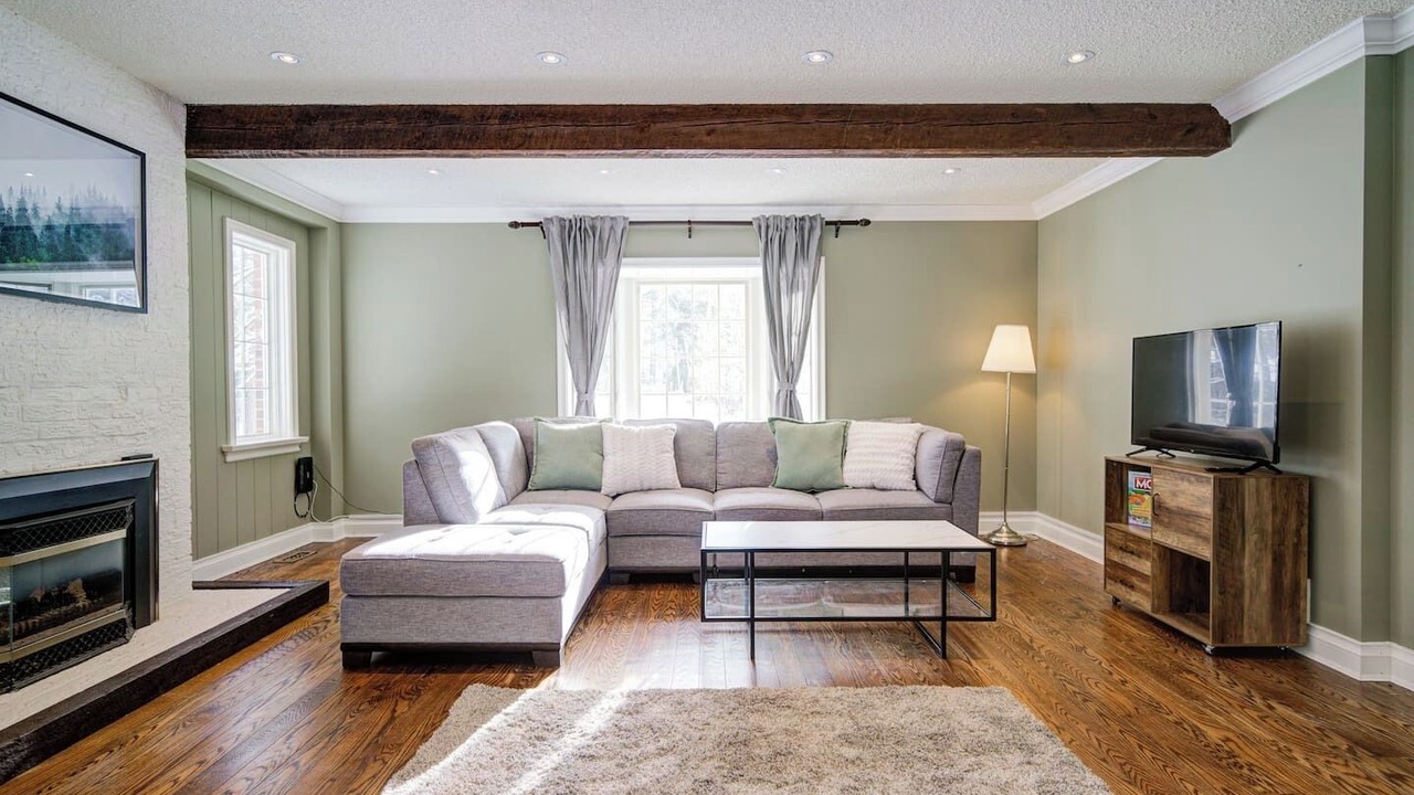 Photo of Livingroom in Whitchurch-Stouffville