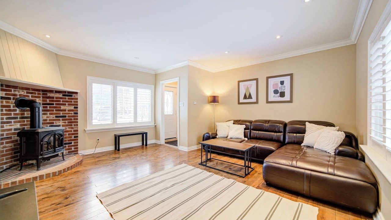 Photo of Livingroom in Whitchurch-Stouffville