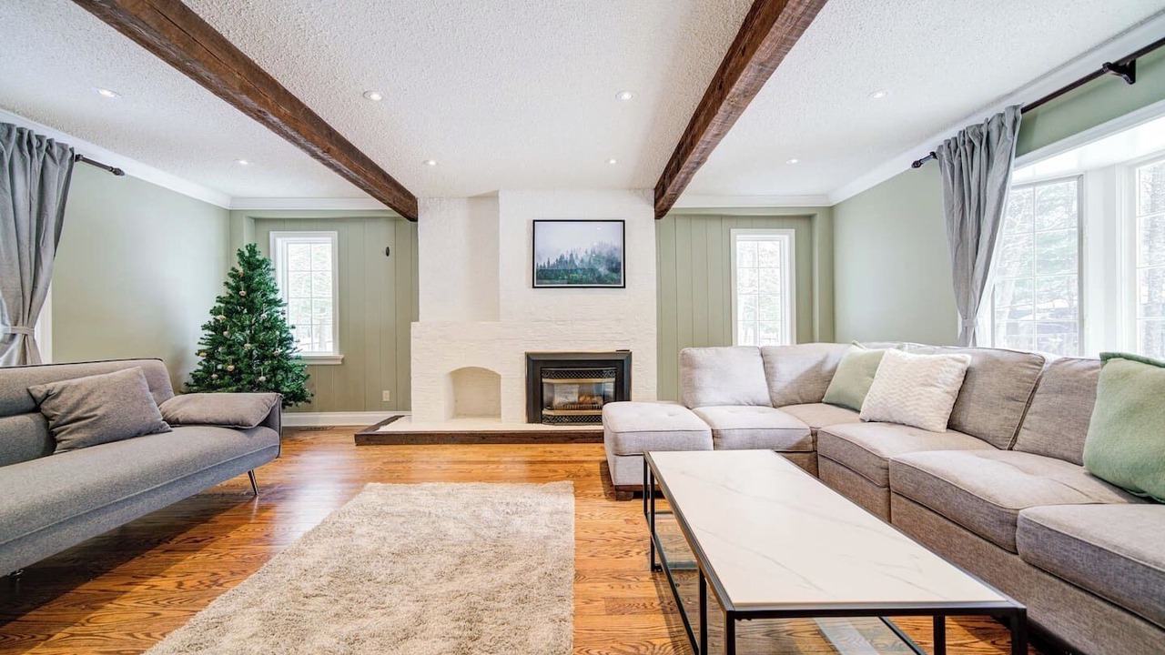 Photo of Livingroom in Whitchurch-Stouffville