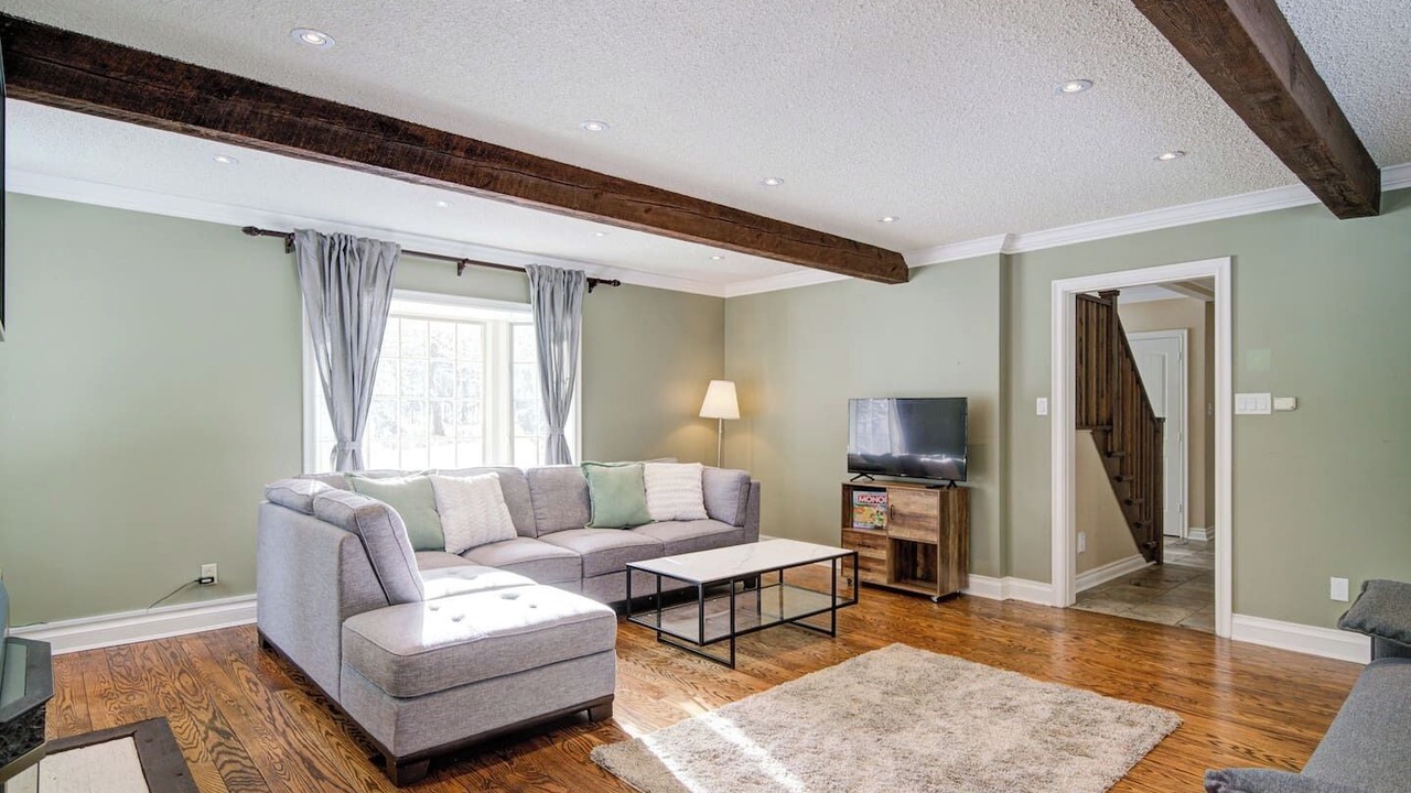 Photo of Livingroom in Whitchurch-Stouffville