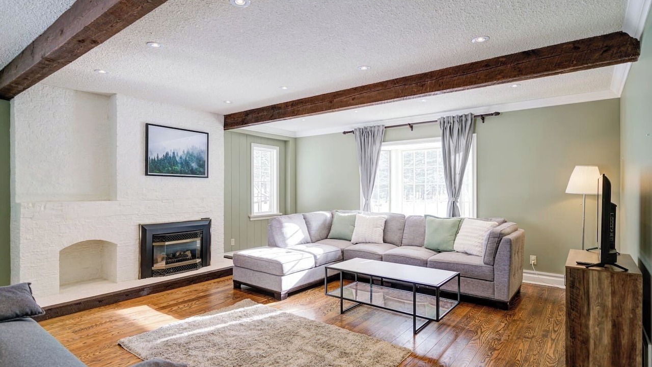 Photo of Livingroom in Whitchurch-Stouffville