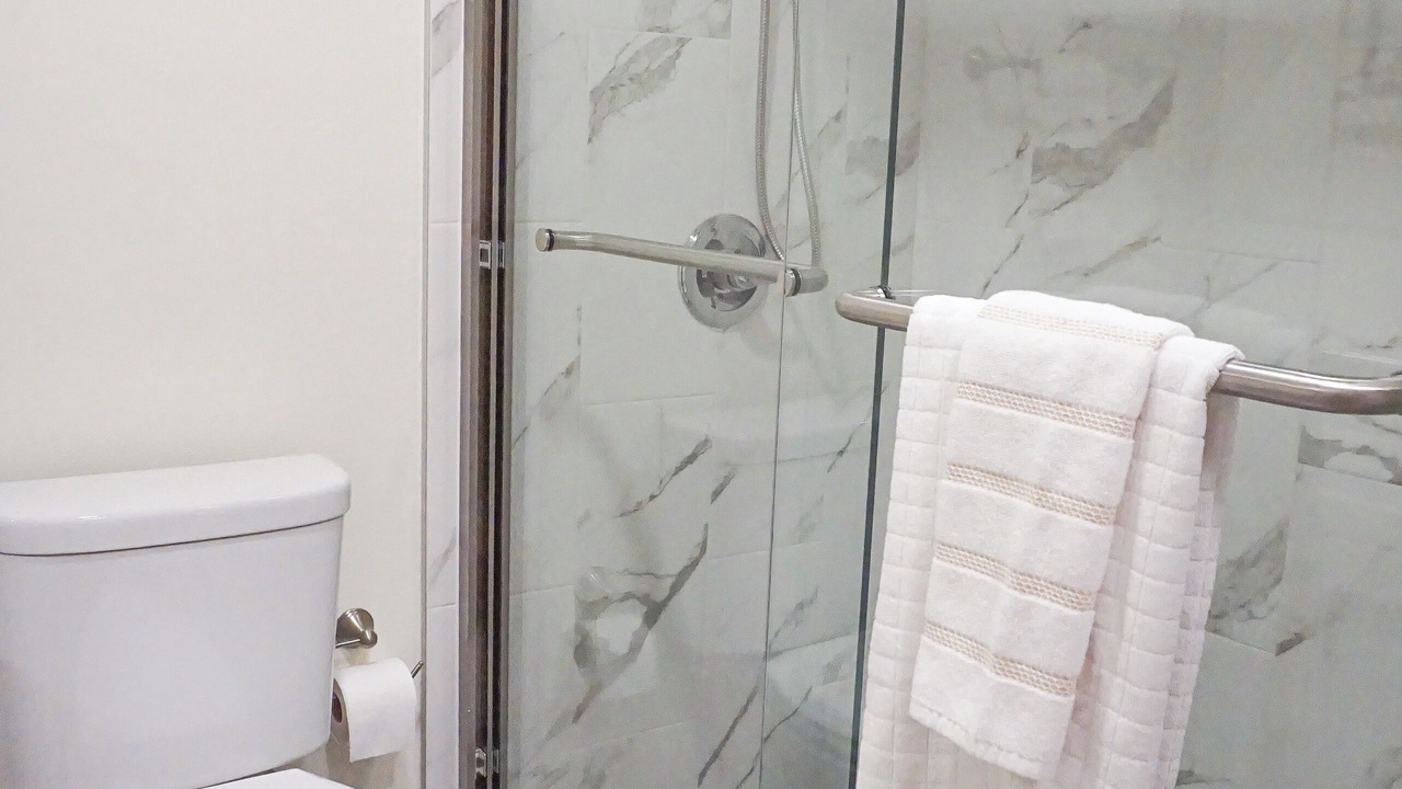 Photo of Bathroom in East Lake Hills