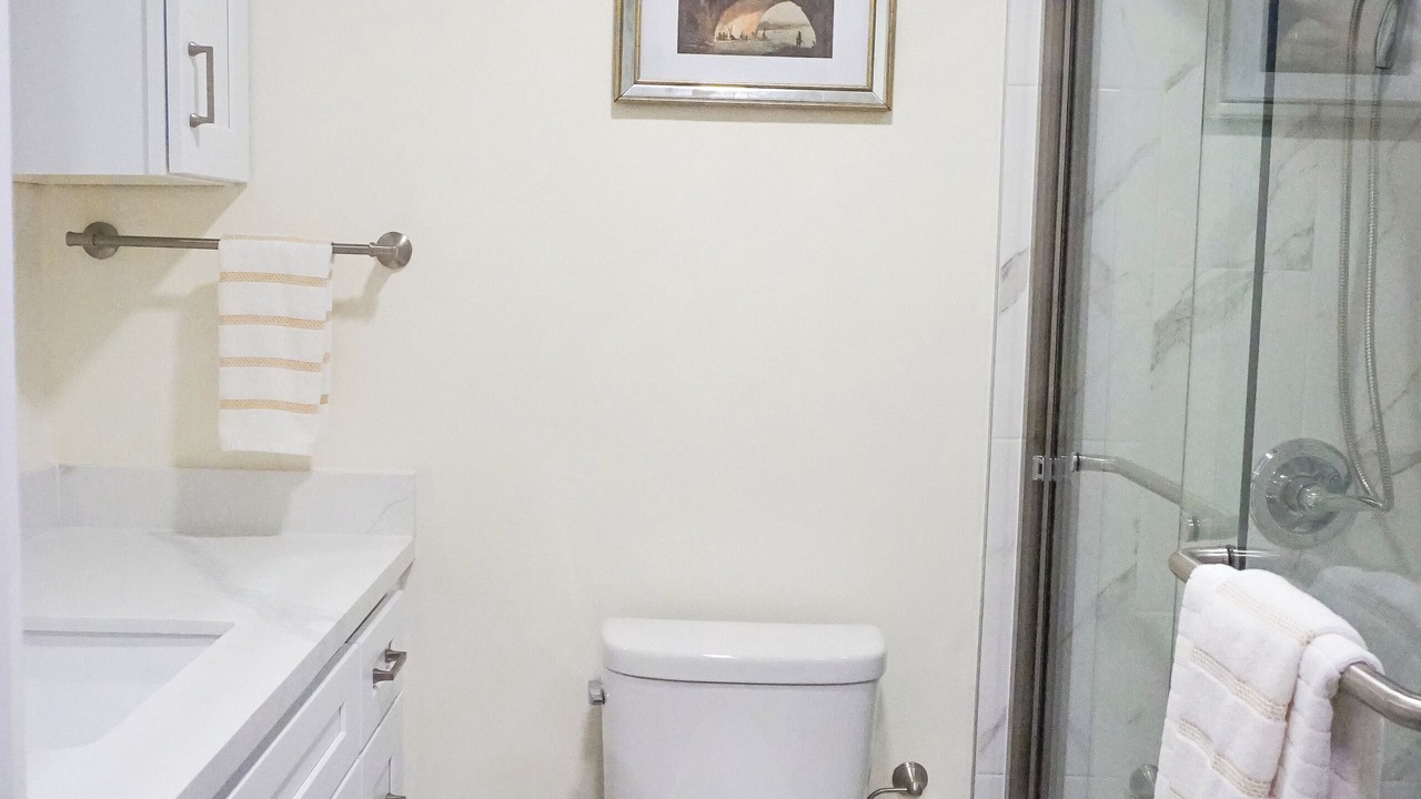 Photo of Bathroom in East Lake Hills