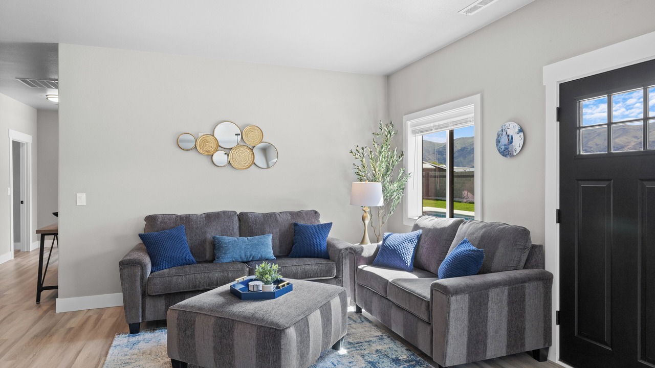 Photo of Livingroom in Desert Aire