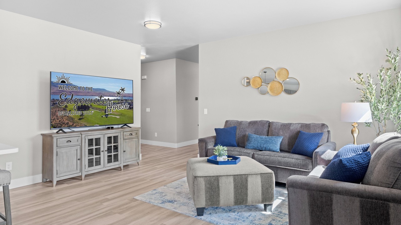 Photo of Livingroom in Desert Aire