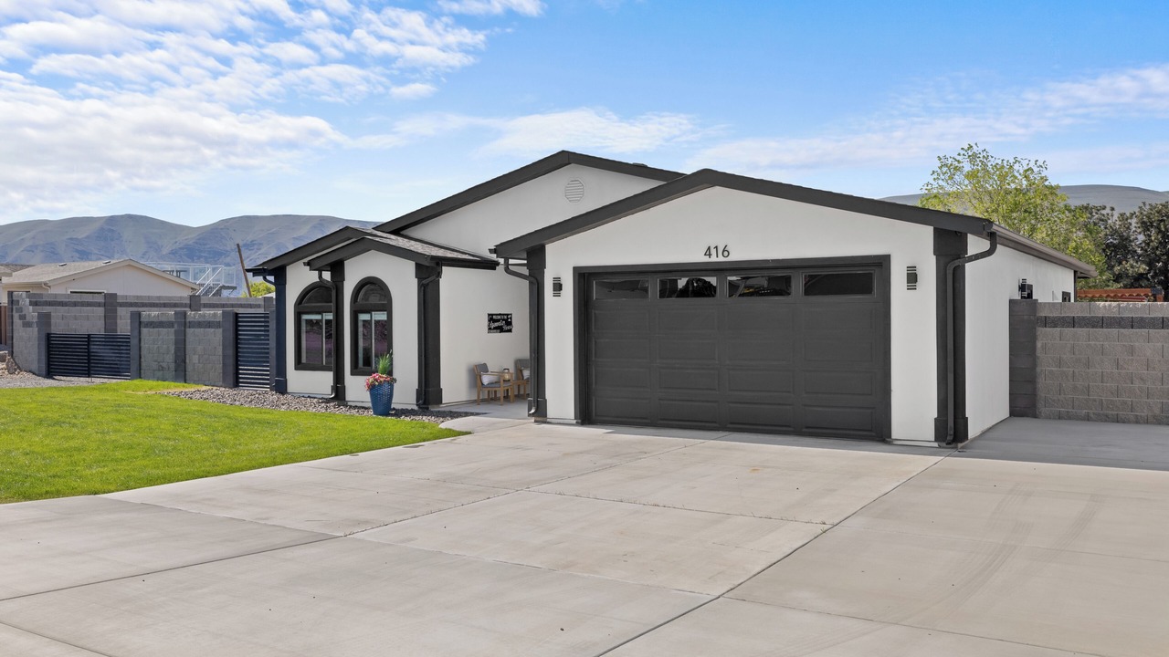 Photo of Outdoor in Desert Aire