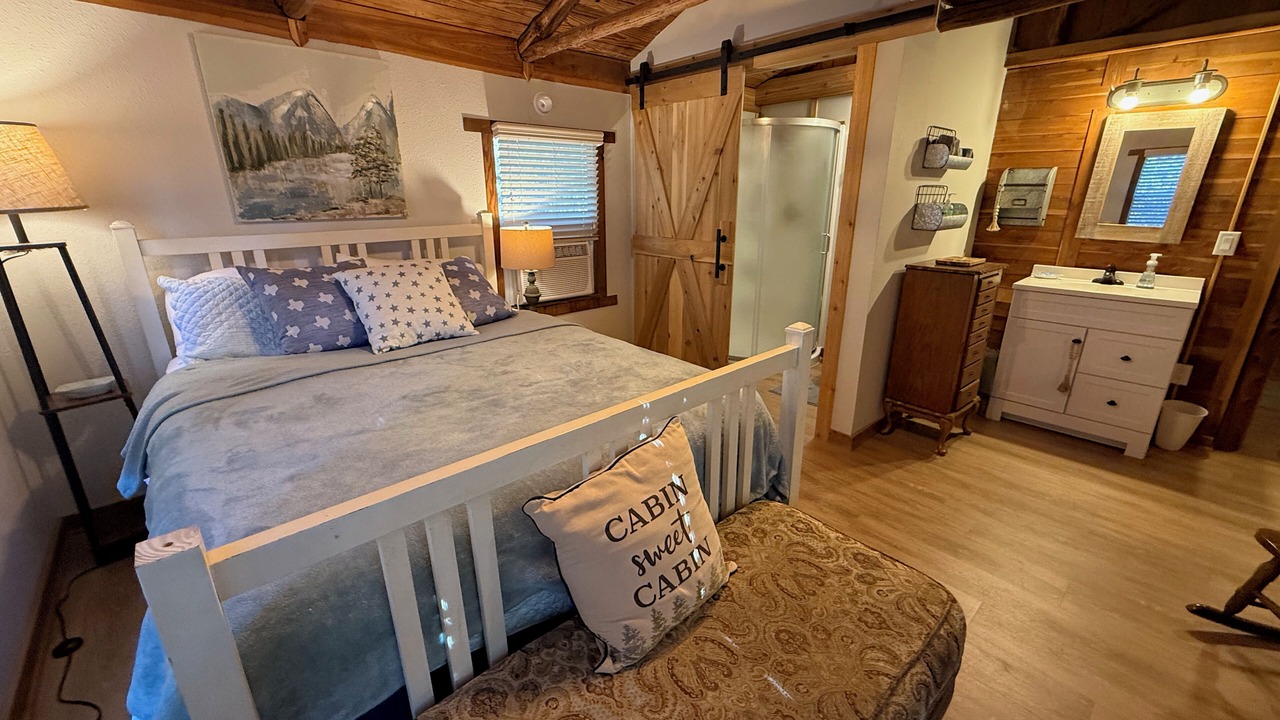 Photo of Bedroom in La Grange