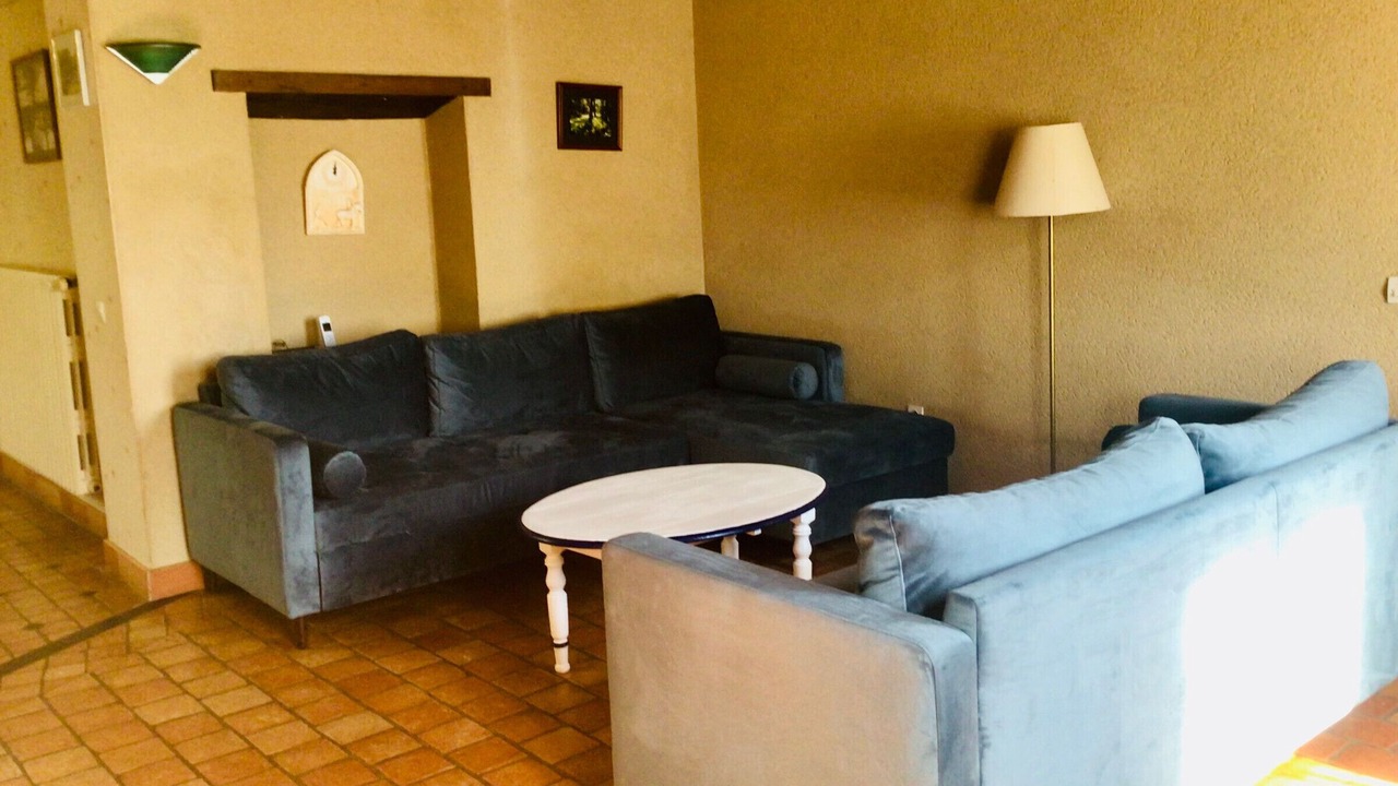 Photo of Livingroom in Echemire
