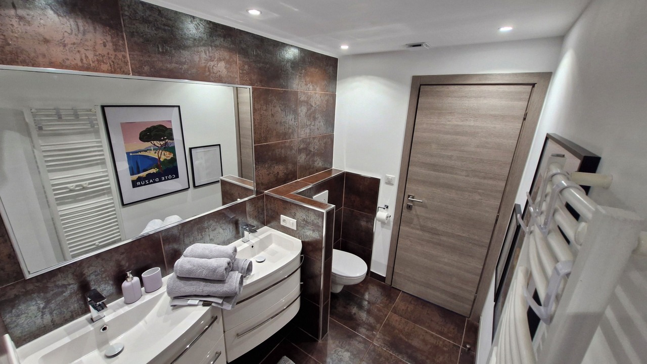 Photo of Bathroom in Aureille
