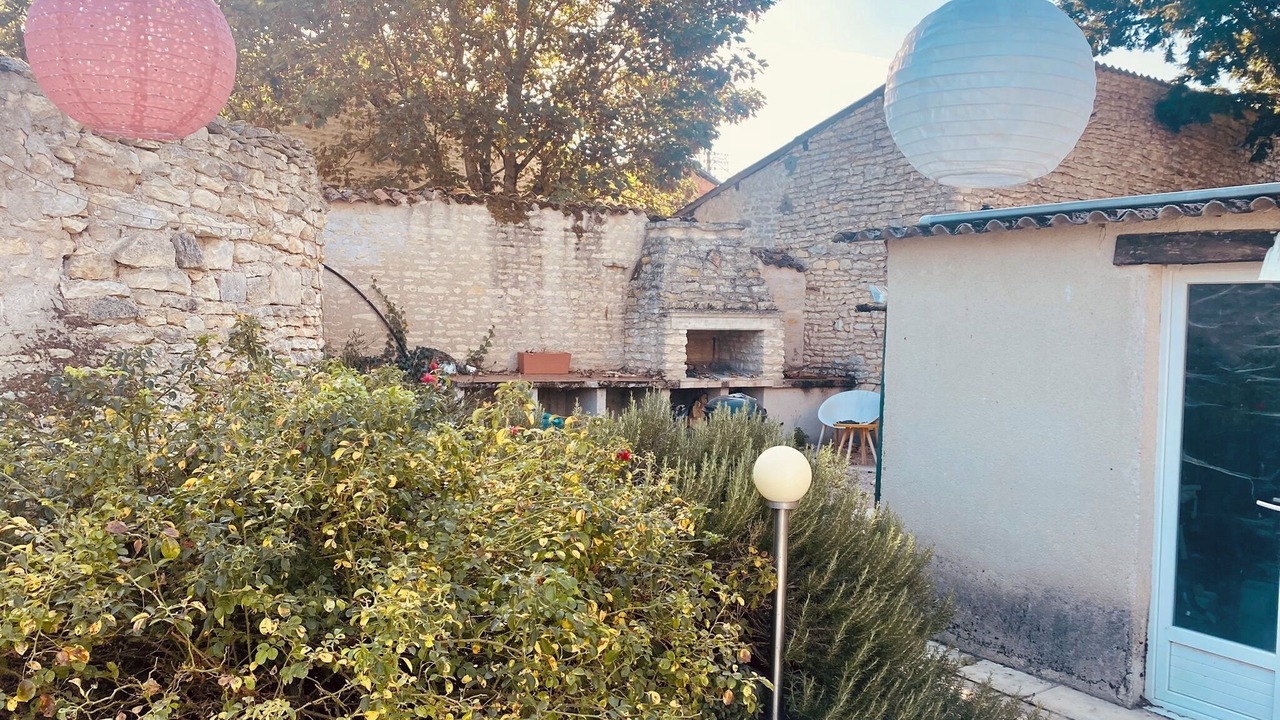 Photo of Patio Balcony in Neuville-de-Poitou
