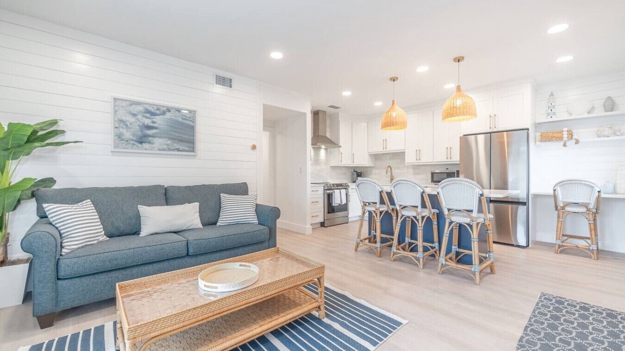 Photo of Livingroom in Jupiter Bay
