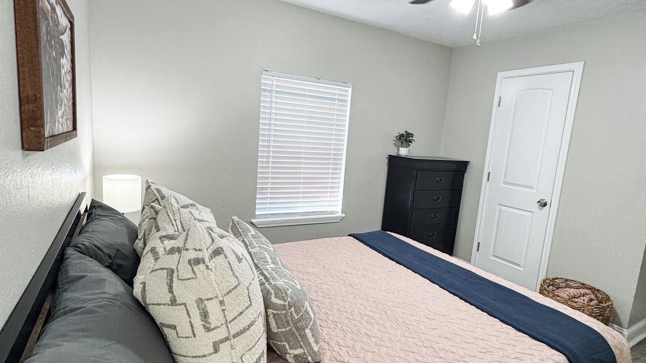 Photo of Bedroom in Cache