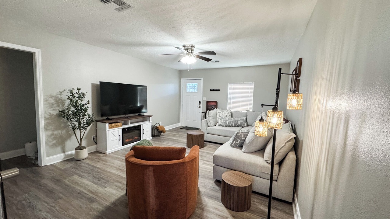 Photo of Livingroom in Cache