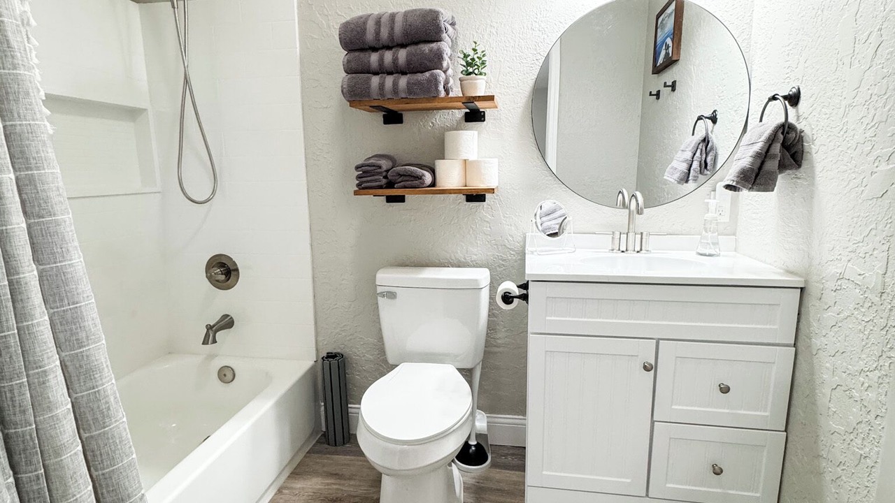 Photo of Bathroom in Cache