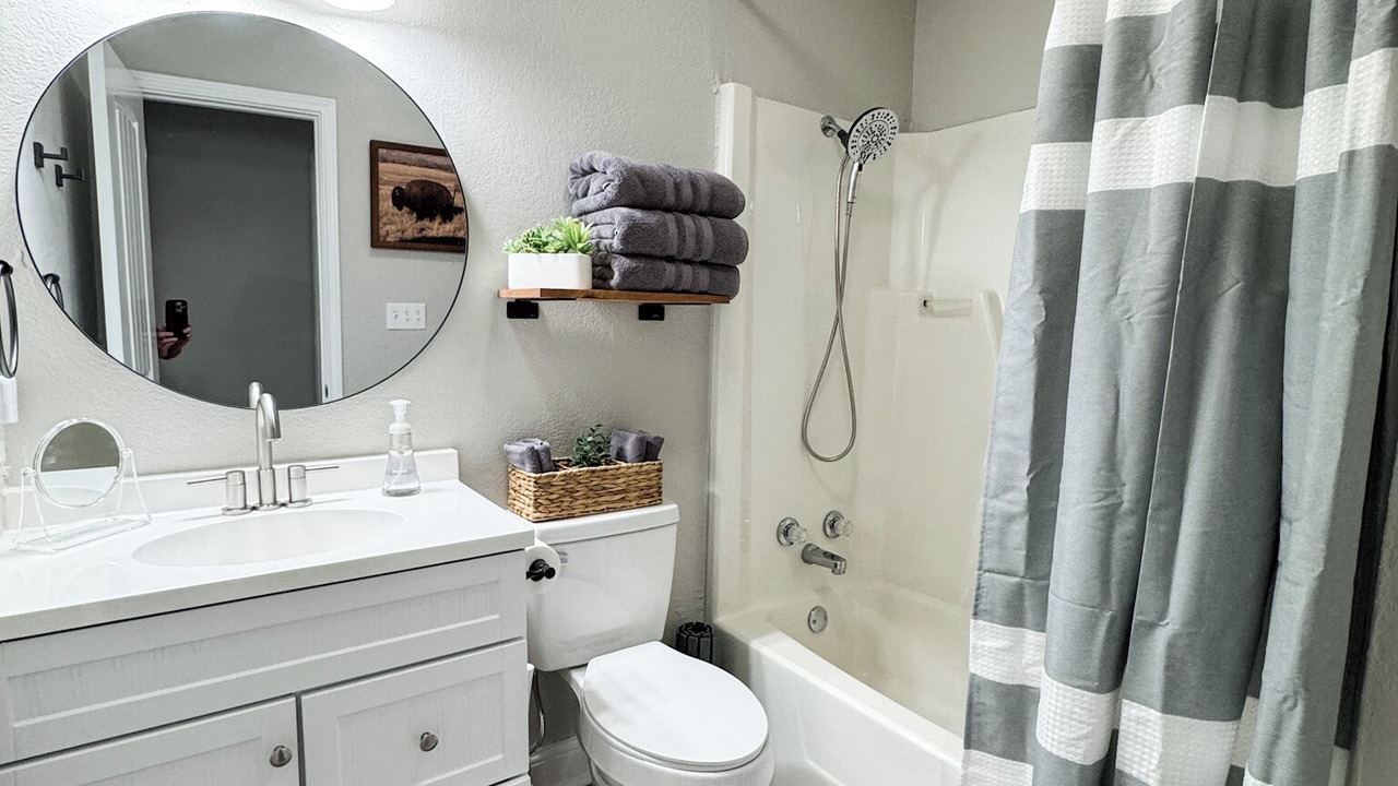 Photo of Bathroom in Cache