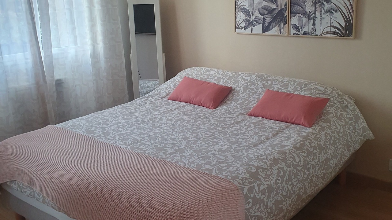Photo of Bedroom in Romille