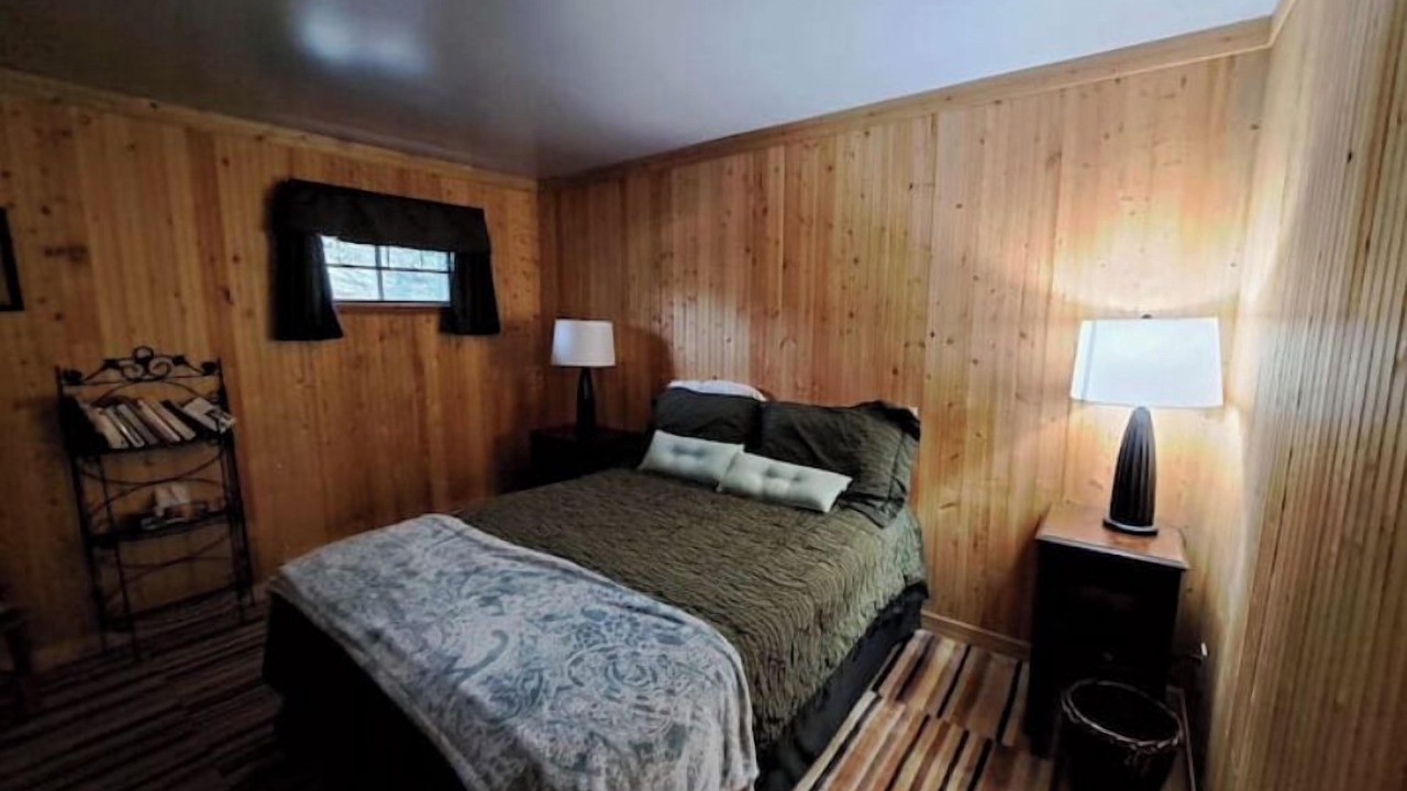 Photo of Bedroom in Mandeville