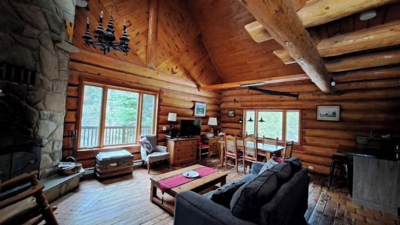 Photo of Livingroom in Mandeville