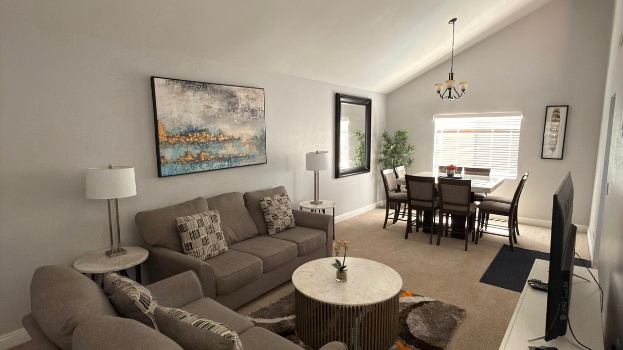 Photo of Livingroom in Green Valley North