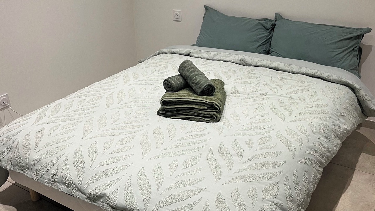 Photo of Bedroom in Saint-Marcel-les-Valence