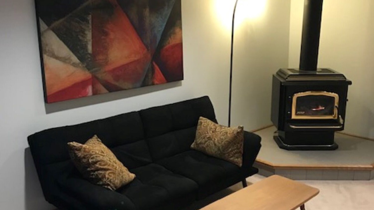 Photo of Livingroom in Elliot Lake