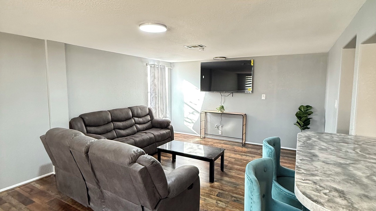 Photo of Livingroom in Mason