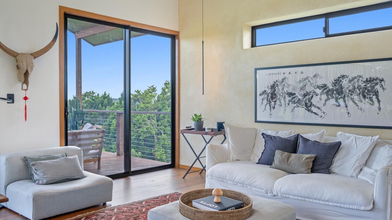 Photo of Livingroom in Eureka