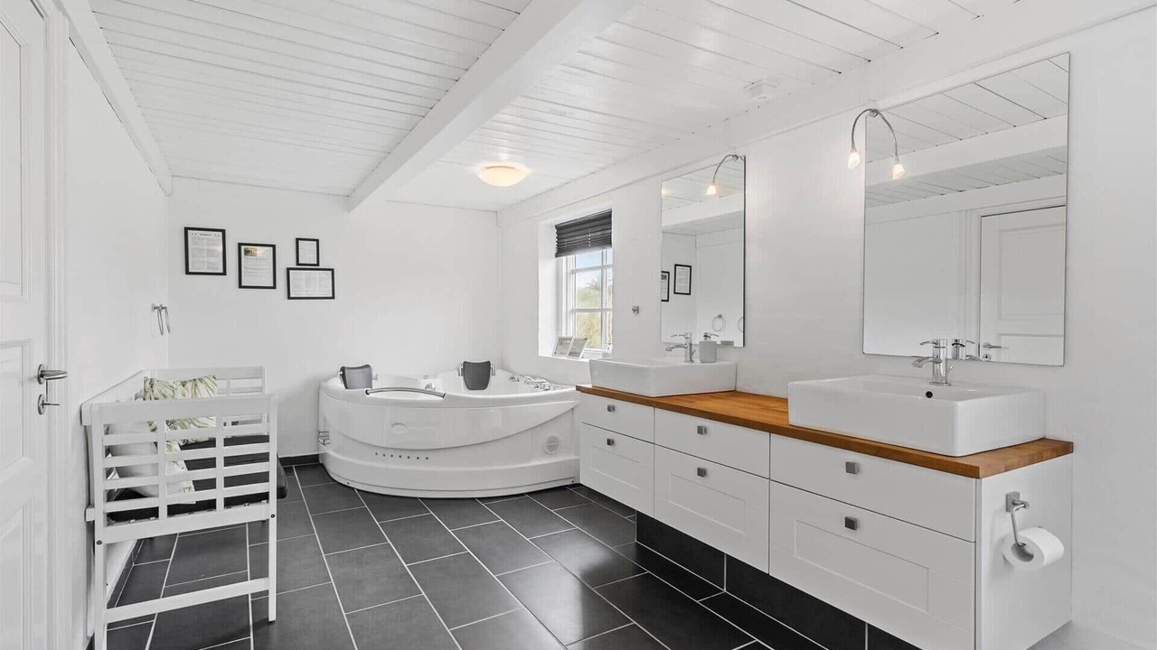 Photo of Bathroom in Houvig Strand